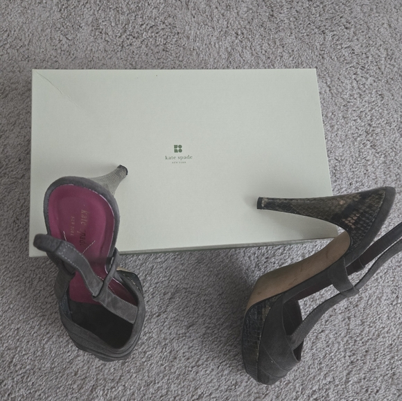 Sandals - Picture 2 of 3